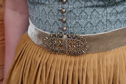 Gwand nach Maß - Theresa Gasteiger