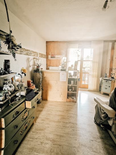 Golden Hands - Hautbalance & Seelenglück